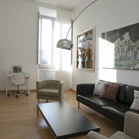 Appartamento House Paganica Roma Esterno foto