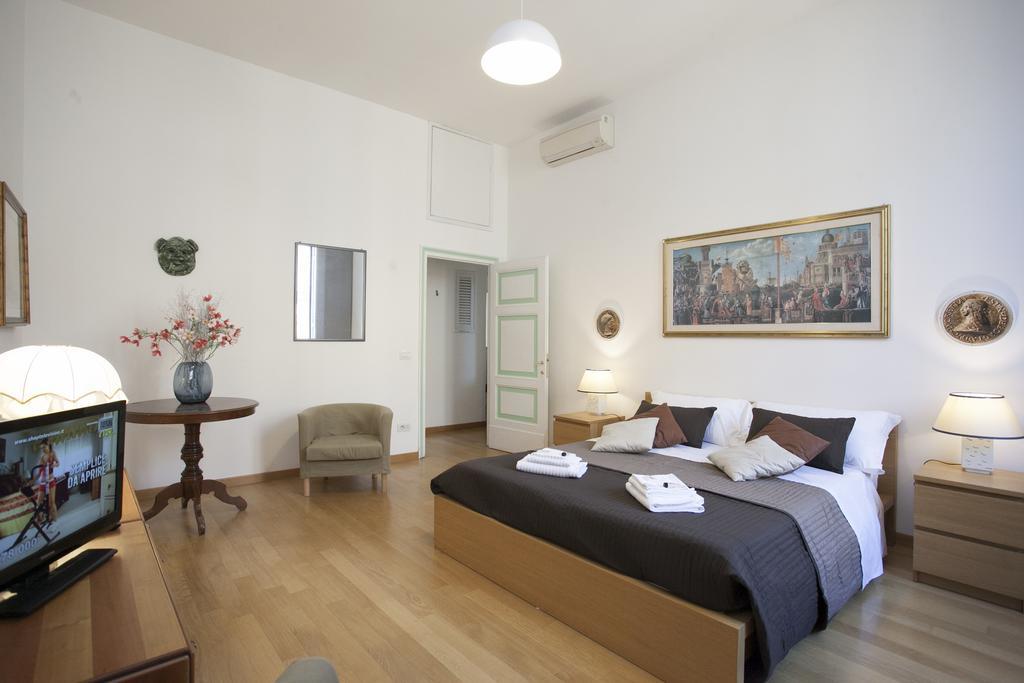 Appartamento House Paganica Roma Camera foto
