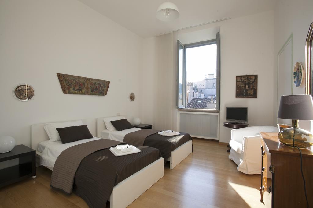 Appartamento House Paganica Roma Camera foto