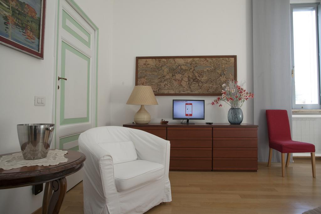 Appartamento House Paganica Roma Camera foto